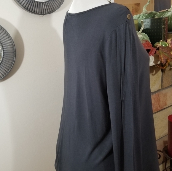 Charming Charlie sz med top lightweight  gray - Picture 5 of 10